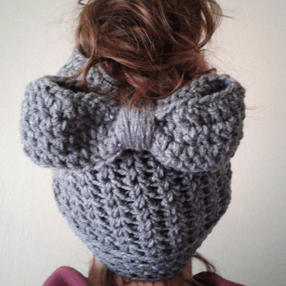 Green Messy Bun Hat w/Clip-On Bow - MADE TO ORDER - Picture 4 of 6